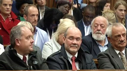 Oscar Pistorius é condenado a 6 anos de prisão