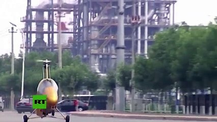 Chino dio un paseo en su helicóptero hecho en casa