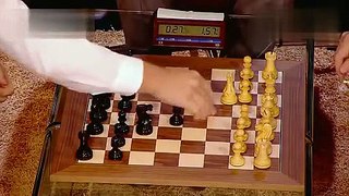 比尔·盖茨挑战23岁国际象棋棋王 9步被将死