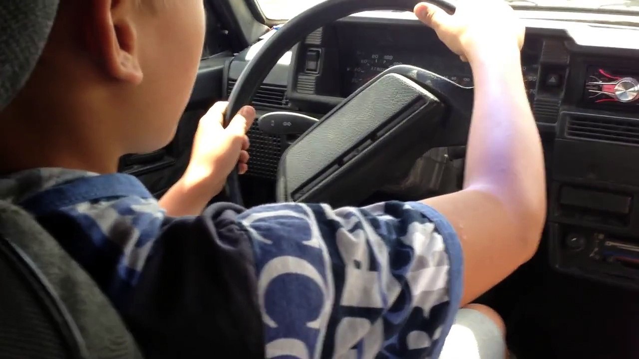 Пацан за рулем ! РОВНО ЕДЬ! Всем смотреть