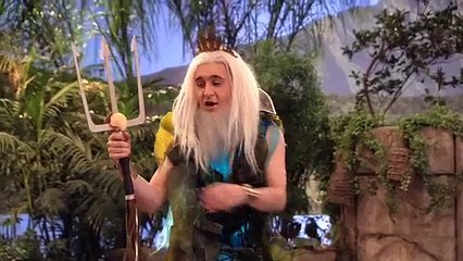 Pair of Kings - S2 E17 - Pair of Santas