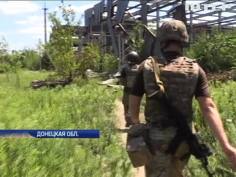 На Ясиноватой развязке местных боевиков сменили военные России