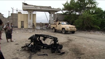 Une base de l'armée attaquée puis reprise au Yémen, 16 morts
