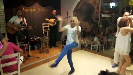 Qefliu i Greqise shfaqet ne gjithe boten