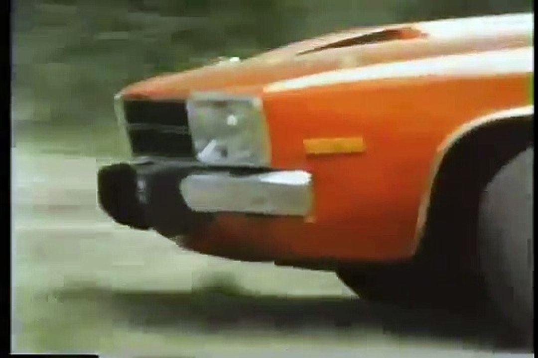 The Fix 1984 Car Chase Scene - 1974 Plymouth Road Runner