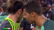 Ronaldo Confort Bale شاهد كريستيانو رونالدو يواسي غاريث بيل بعد خروج منتخب ويلز على يد البرتغال - نصف نهائي يورو فرنسا-