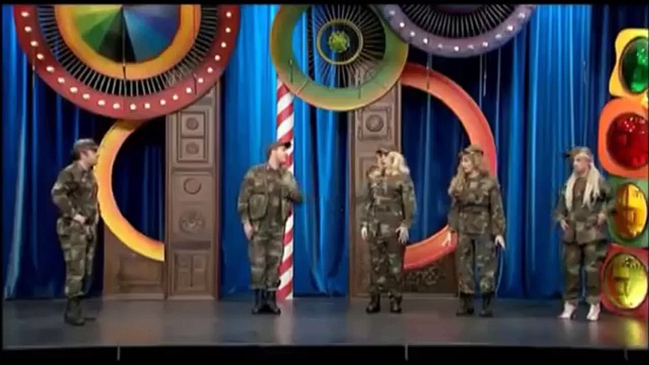 Güldür Güldür Show 53. Bölüm, Kızlar Askere Giderse Skeci