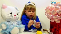 ✔ Хелло Китти. Девочка Ника открывает подарок на 8 марта. Игрушки для детей. Hello Kitty ✔