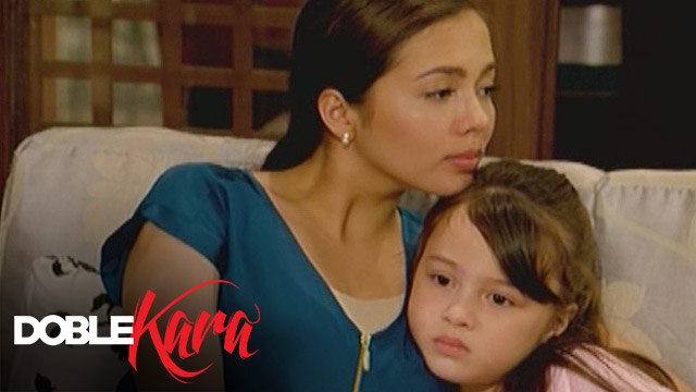 Doble Kara: Kara comforts Rebecca