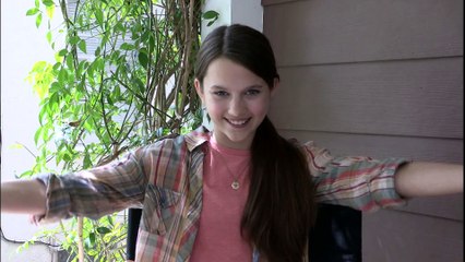 Jessica Darling's IT List - Behind the Scenes with Chloe East