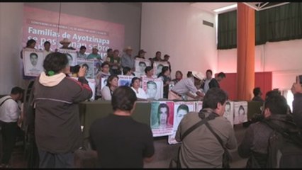 Padres de 43 de Ayotzinapa acusan de falta de voluntad para continuar pesquisas