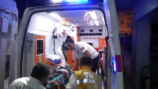 Traktör İle Tır Çarpıştı 2 Yaralı Yaman Haber