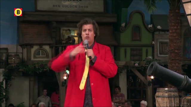 Quand tu te fais griller d'être fan par la caméra... OUPS