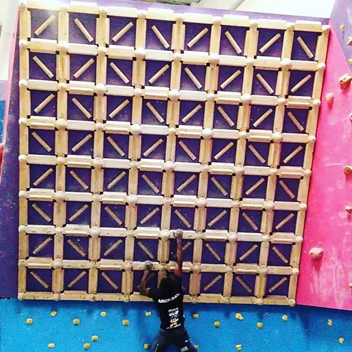 Adrénaline - Escalade : Mickael Mawem, l'homme araignée