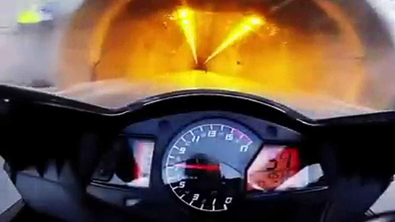 C’est toujours pareil quand tu rentres dans un tunnel