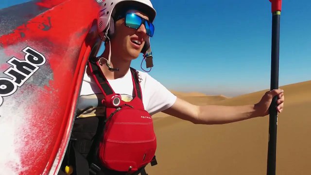 Kayak dans les dunes en Namibie