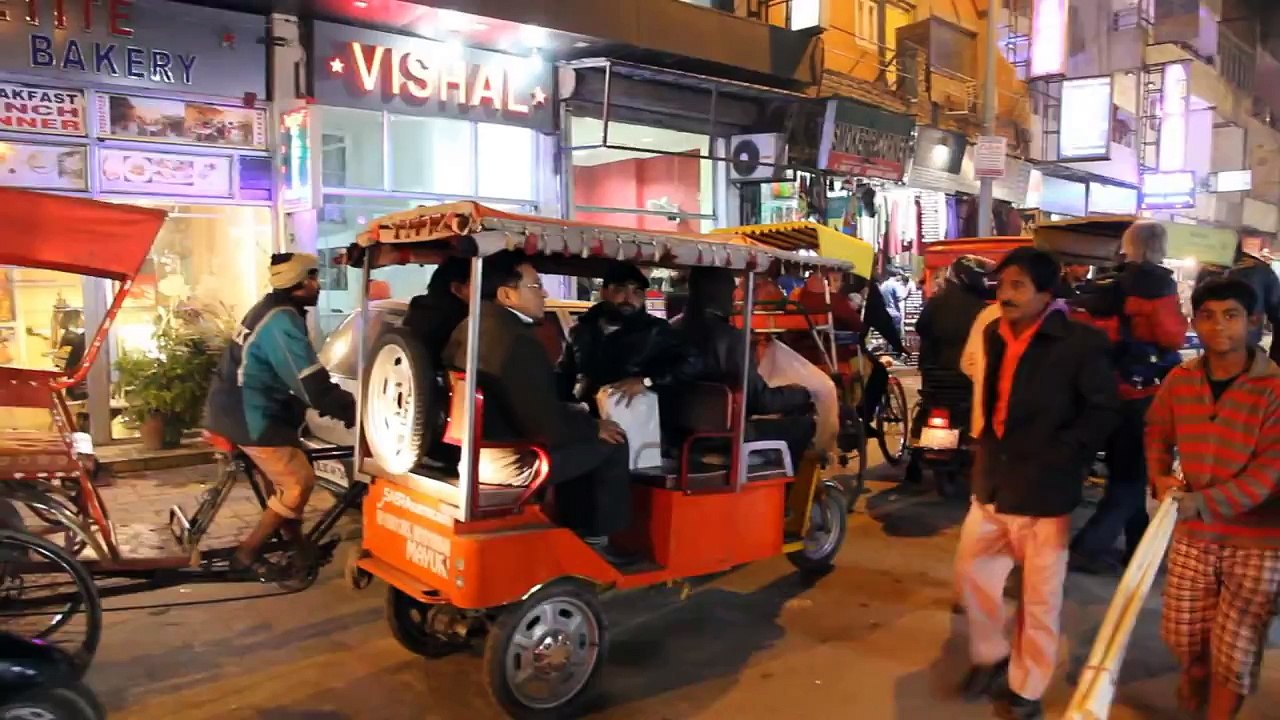 INDIA - DELHI (PART 1) - NIGHT LIFE OF CITY