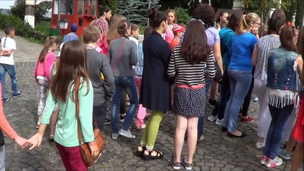 Participantii la Festivalul International "Romanasul", vizitând orașul Iași