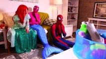 Örümcek Adam ve Sindirella Öpüşme! Frozen  Elsa & Anna , Pembe Spidergirl Mermaid , Catwoman & Joker