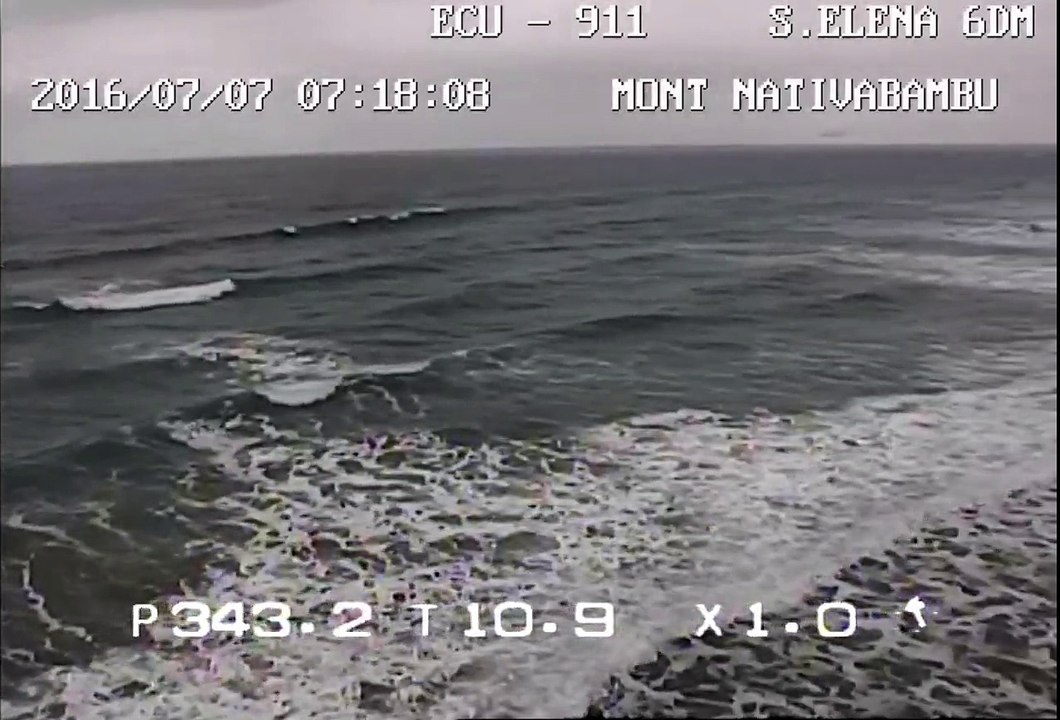 Cámaras del ECU captan oleaje en Montañita y Engabao