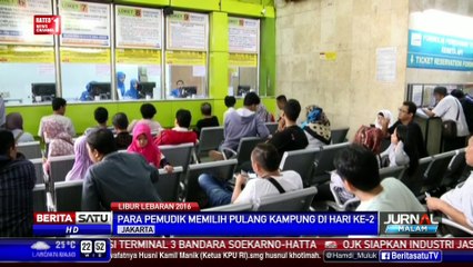 Download Video: Pemudik Padati Stasiun Gambir Hari Kedua Lebaran