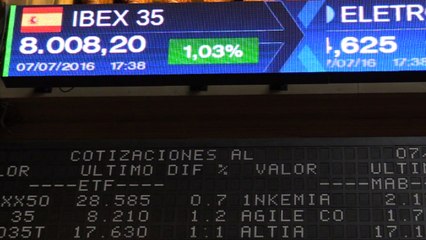 La Bolsa española cierra con ganancias del 1% y se mantiene por encima de los 8.000 puntos