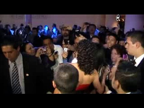 Bárbara Mori en la Alfombra Roja de Viento en Contra 22/09/11