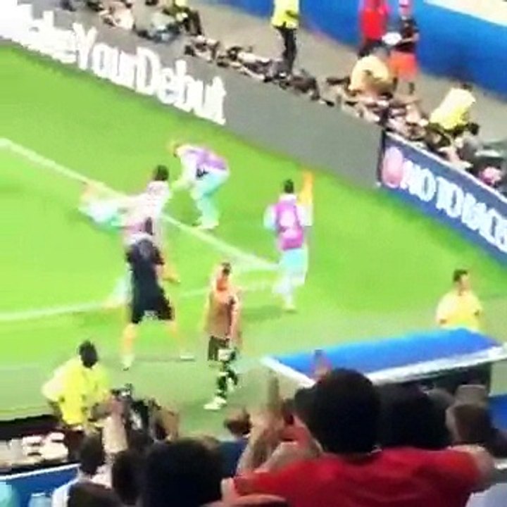 شاهد هدف كريستيانو رونالدو من تصوير من المدرجات