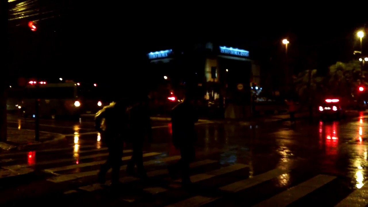 Porto Alegre - 20 de junho 2013 - Esquinas Ipiranga com João Pessoa a noite...