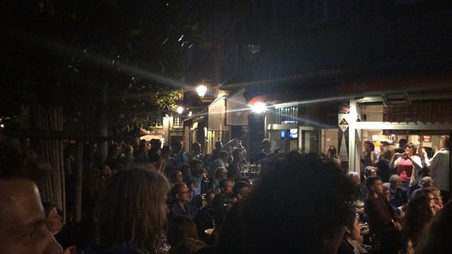 Explosion de joie après la victoire des Bleus