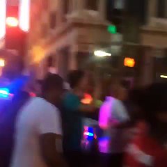 Manifestation de Dallas attaquée par des tirs de Snipers embusqués ! 7/07/2016