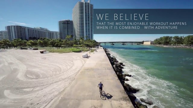 Avec ce vélo vous pouvez pédaler avec les jambes et les bras