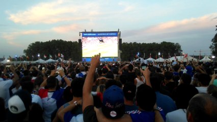 Fan zone de Bordeaux : la joie après le premier but de Griezmann