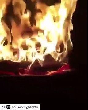 Des fans mettent le feu à leurs jerseys de Dwyane Wade