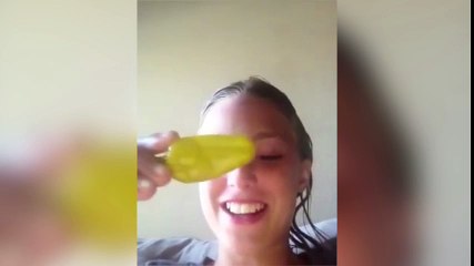 Fallo viral: un chorro inesperado de chile directo al ojo