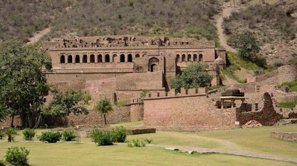 Top 10 Most Haunted Royal Forts In the World