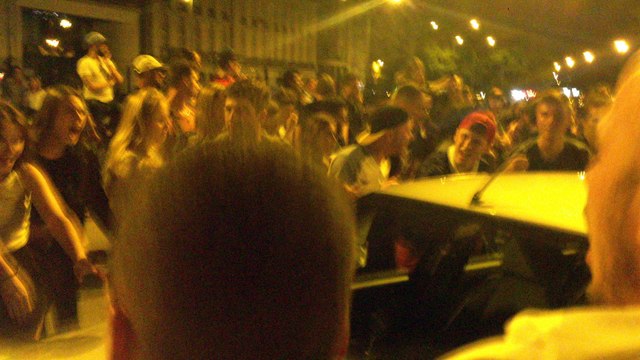 Les supporters Nantais fêtent la victoire des Bleus face à l'Allemagne lors de l'Euro 2016