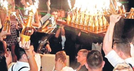 Şampanya Partisi Veren Rus Futbolcular Kadro Dışı Kaldı