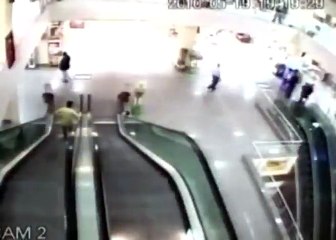 Hero Boy Saves Kids Life From Falling Off Escalator