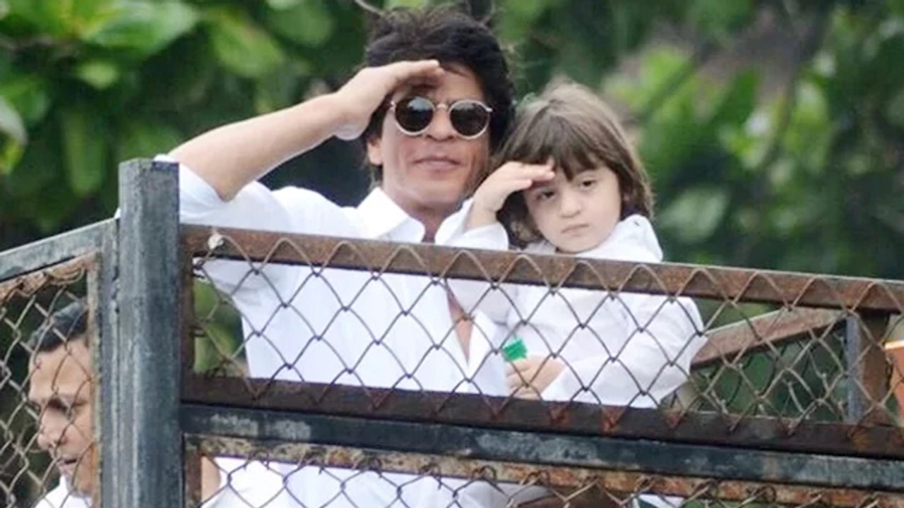 Shahrukh Khan & Abram Khan Wishes EID Mubarak In A CUTE Style