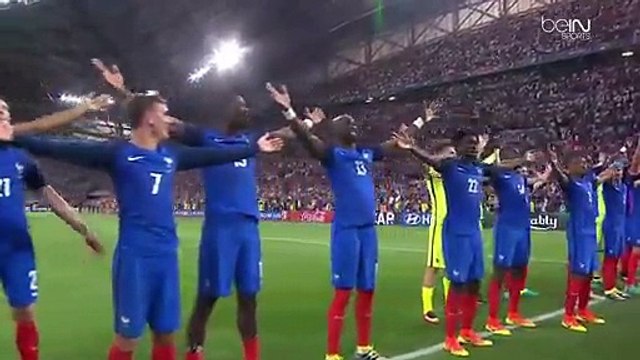 Revivez le clapping des supporters après le match France/Allemagne