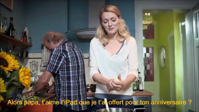 Il coupe ses légumes ...