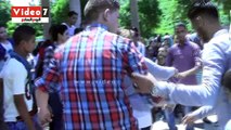 بالفيديو.. المصريون يودعون العيد بالرقص على أنغام المزمار فى الأزهر بارك