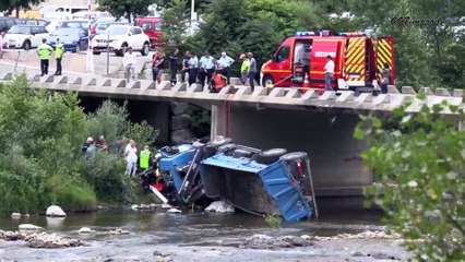 20160708 anduze accident poids lourd pont noyé