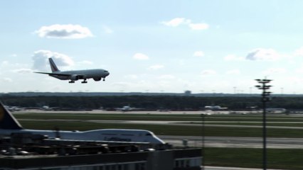 Spectacular Landing At Frankfurt Airport!