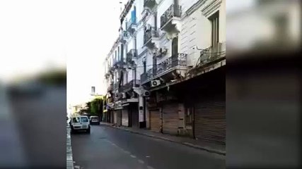 العصافير تزقزق في نهج شارل ديغول