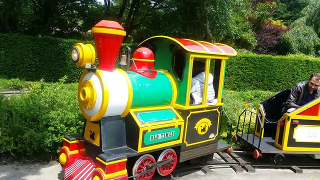 Une journée au parc Bagatelle en vidéo