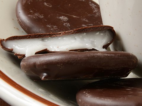 Homemade Girl Scout Cookies: DIY Thin Mints