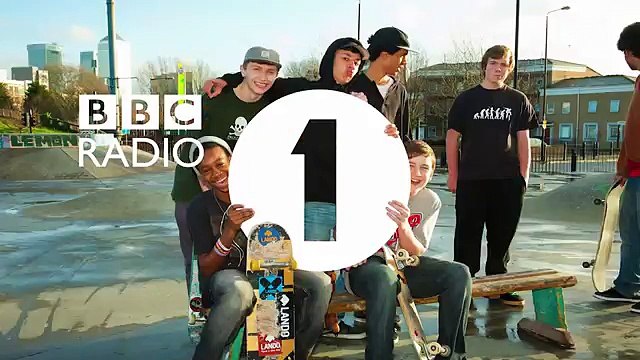 Kanye West - Famous Version ft Justin Bieber, Cheryl, 5SOS, Nick Jonas and more