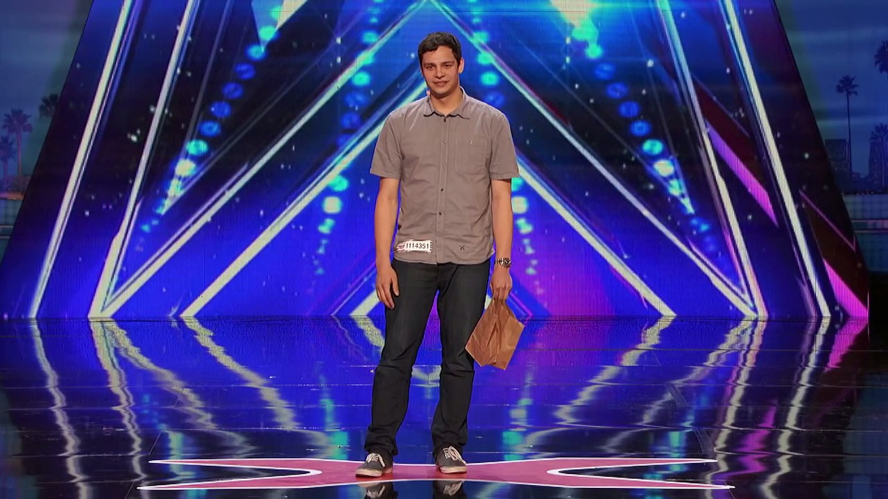 Steven Brundage - Magician Stuns Simon Cowell With Rubik's Cube Tricks!